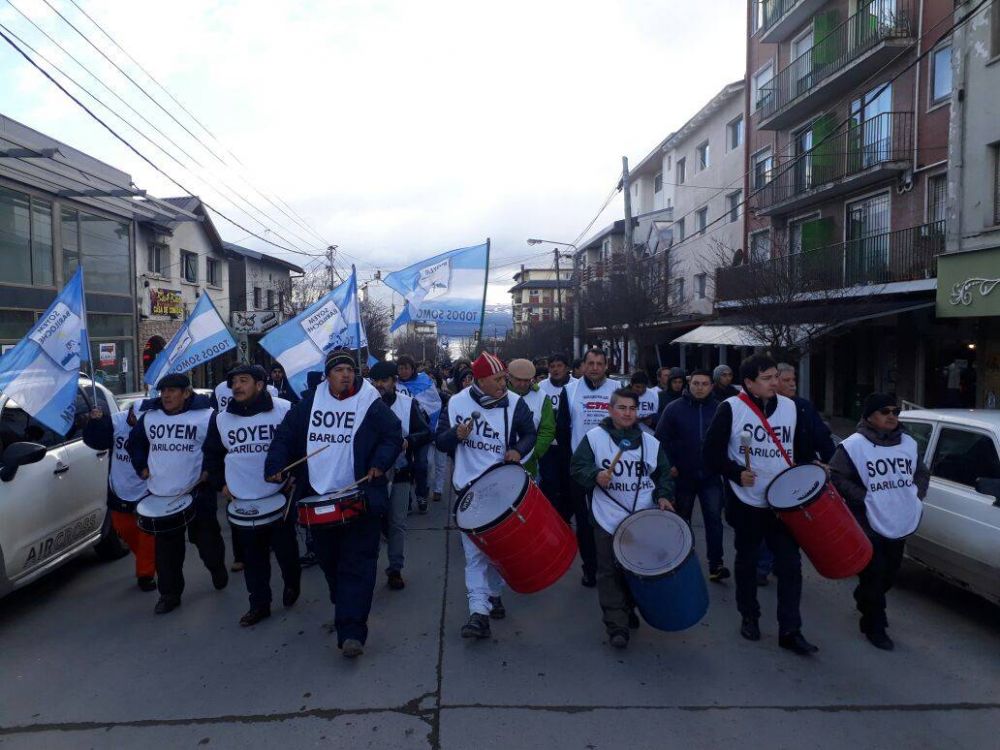 Trabajadores municipales marcharon para reclamar por la normalizacin del IPROSS