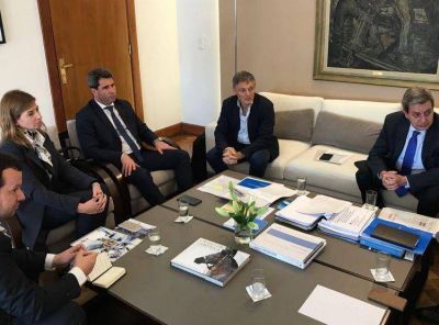 U�ac firmar� un decreto para lograr que  el Ejecutivo compre m�s en San Juan