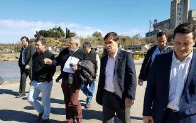 El ministro Tizado recorri� el puerto de San Pedro y destac� que 