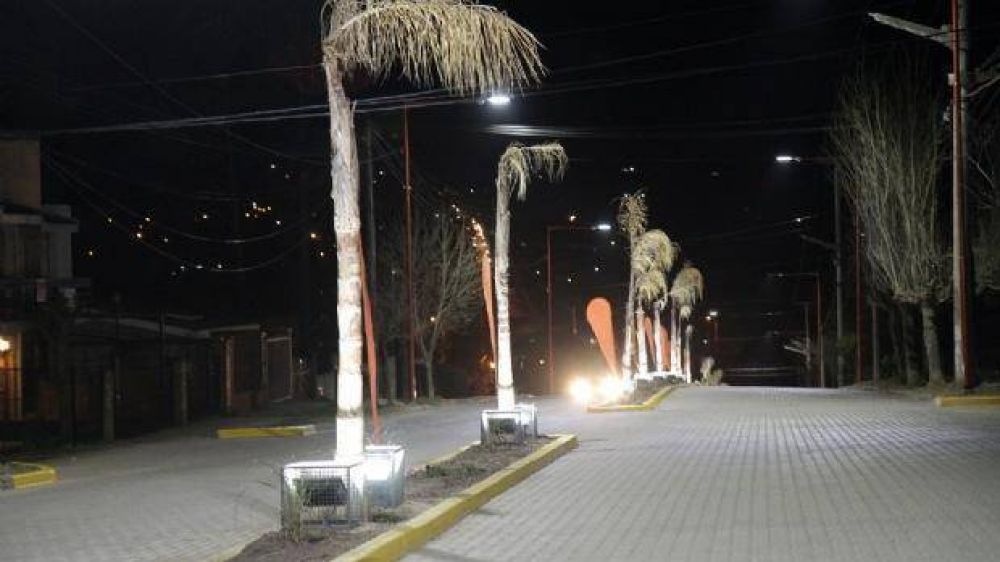 Avil�s inaugur� obras por 1.800.000 pesos en Solares de las Ensenadas
