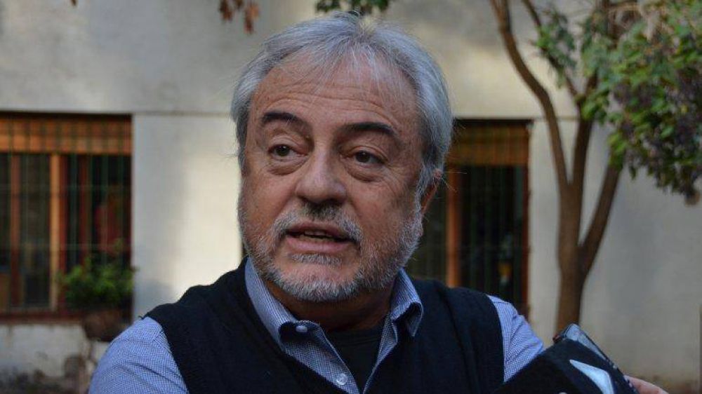 Riva pide fondos para poder pagar salarios de la defensor�a