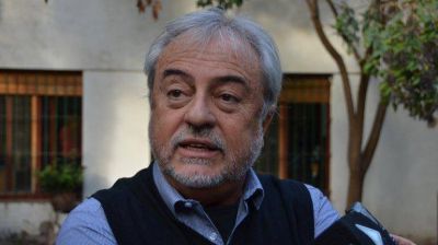 Riva pide fondos para poder pagar salarios de la defensor�a