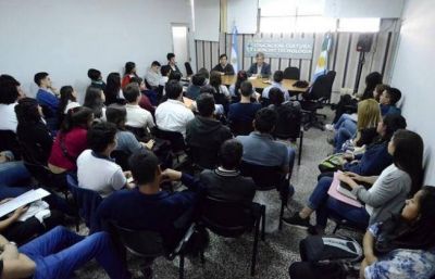 Far�as recibi� a representantes de centros de estudiantes