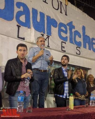 An�bal Fern�ndez celebr� la victoria de Festucca en Quilmes