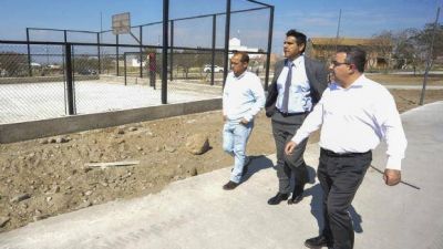 Ra�l Jalil supervis� los trabajos en plaza Achachay