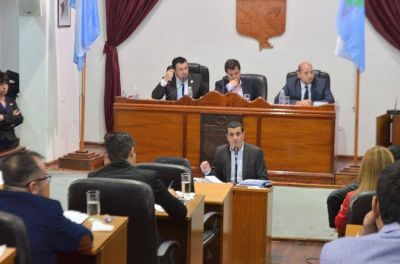El secretario de Hacienda municipal fue interpelado por los concejales
