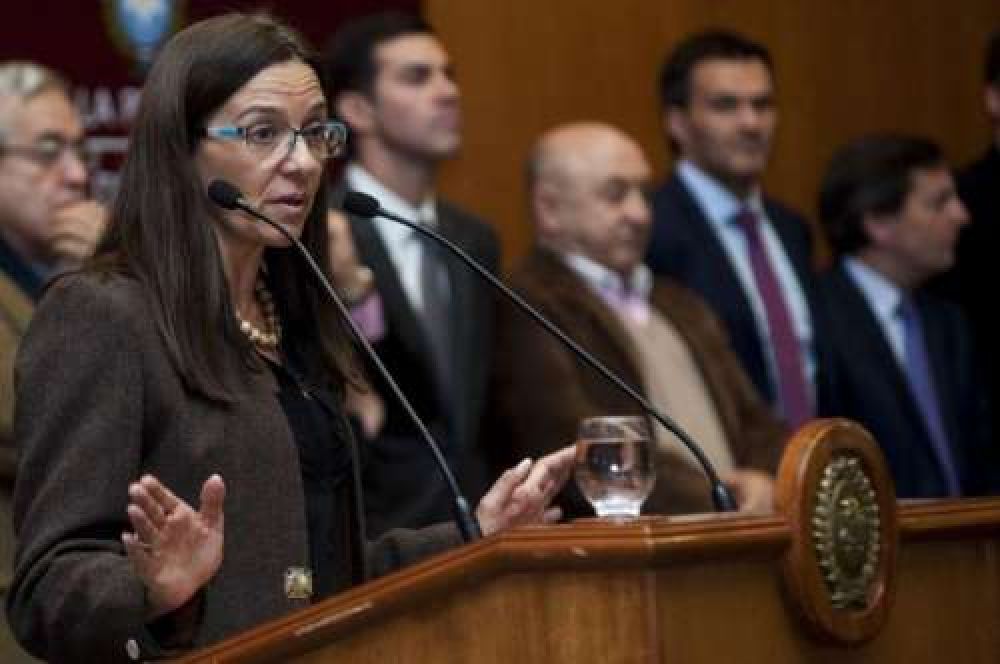  La ministra Berruezo insiste: 