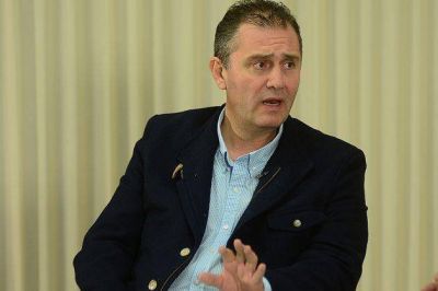 Asumen dos nuevos funcionarios en el Gobierno