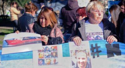 Repunte: realizaron una actividad art�stica frente al Municipio