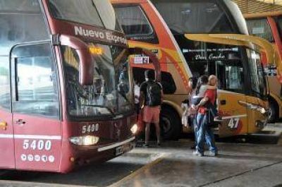 Los choferes de larga distancia percibir�n un aumento del 21% y no habr� huelgas