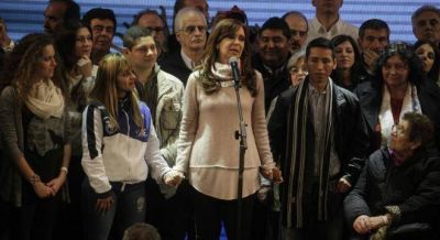 Revuelo en el kirchnerismo por el amateurismo en el d�a de las PASO