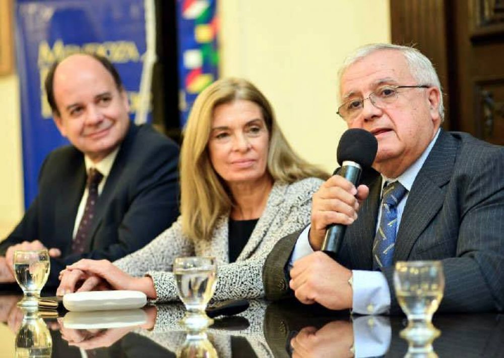 El BID viene en agosto y setiembre con m�s cr�ditos