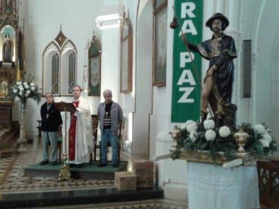 Realizaron la procesi�n de San Roque en la Iglesia del Carmen