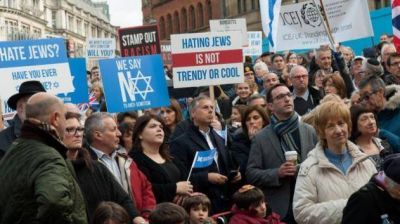 Casi un tercio de jud�os brit�nicos piensa abandonar Gran Breta�a por ataques antisemitas