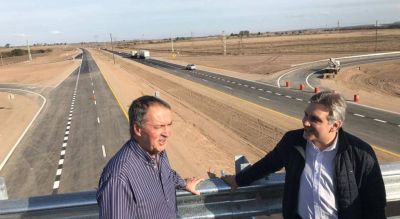 Fuerte presencia de Llaryora en los actos oficiales