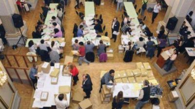 Arranca el escrutinio de la Tercera Secci�n Electoral