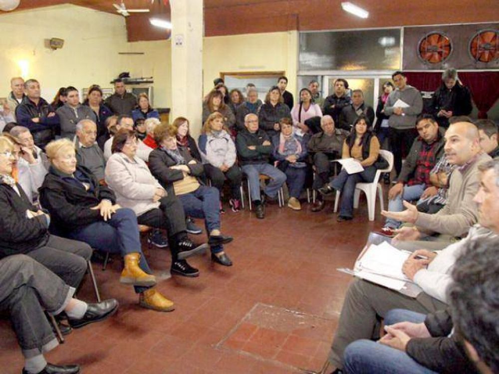 Molina visit� el Barrio Ferroviario