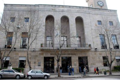 Municipio en rojo: menos ingresos que los previstos y fuertes subas en los gastos de sueldos y residuos
