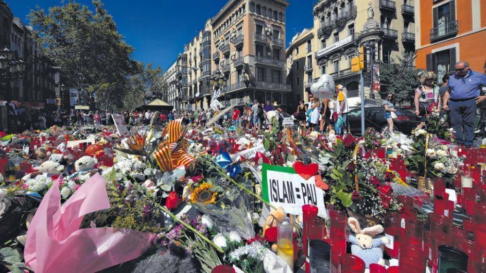 Iban a bombardear monumentos de los catalanes