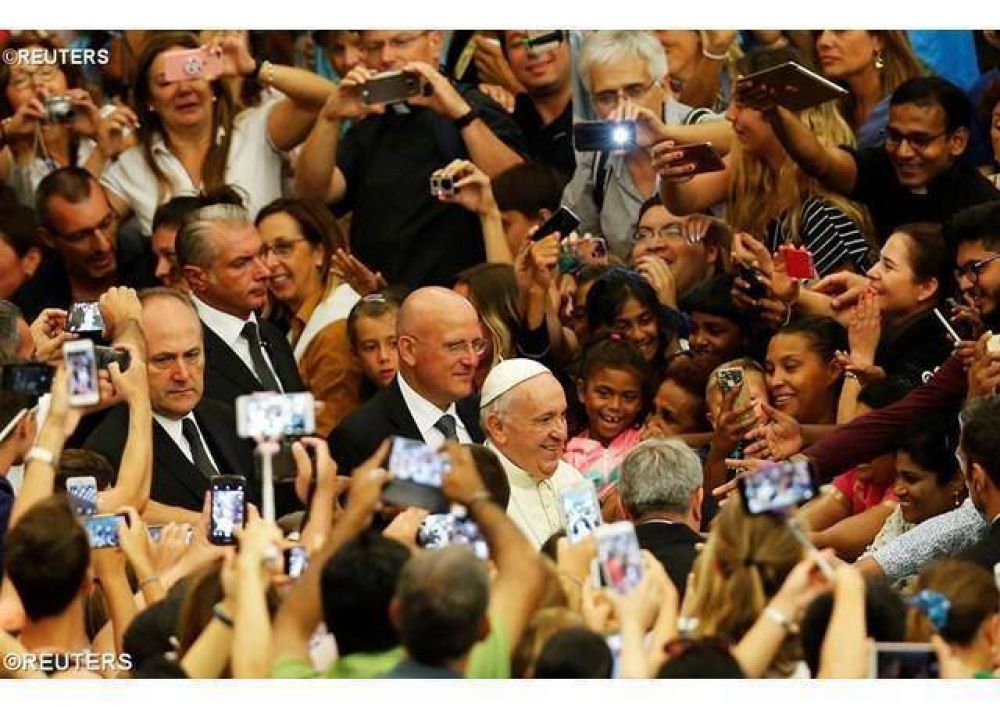 El Papa en la catequesis: �Jesucristo la m�s grande gracia de la vida, el abrazo de Dios que nos espera al final�