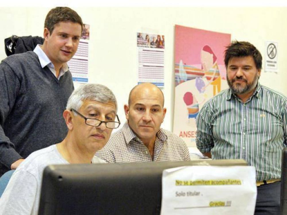 Visita al ANSeS de Solano