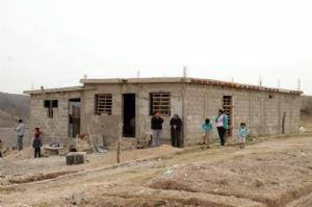 M�s de 120 familias de Carlos Paz podr�an recibir el 2018 con casa propia