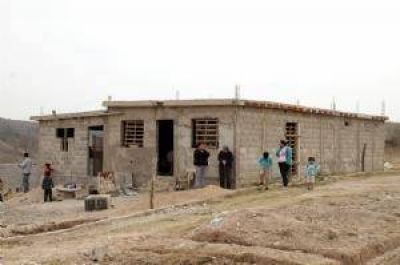 M�s de 120 familias de Carlos Paz podr�an recibir el 2018 con casa propia