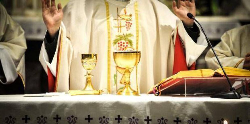 Por qu los catlicos llaman misas a sus principales servicios eclesiales?