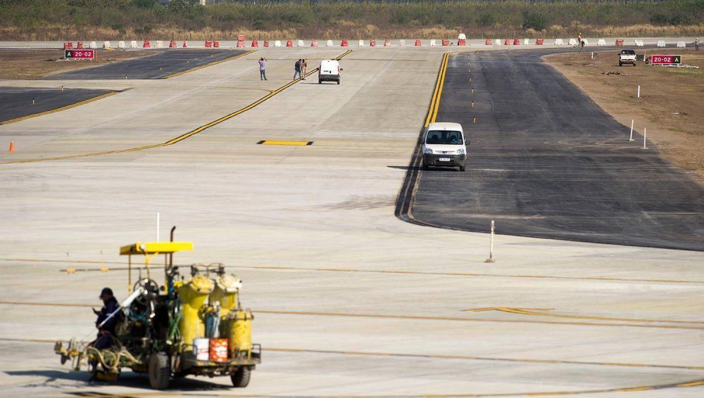 El aeropuerto renace en una semana para conectar a Tucum�n con el mundo