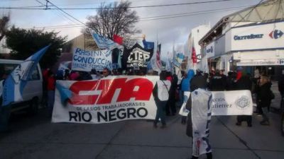 Marcharon en contra de la flexibilizaci�n y por la aparici�n de Maldonado