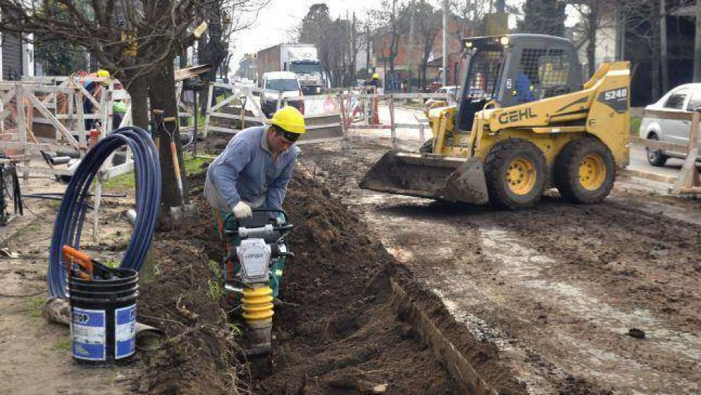 Avanza el agua potable en Esteban Echeverra