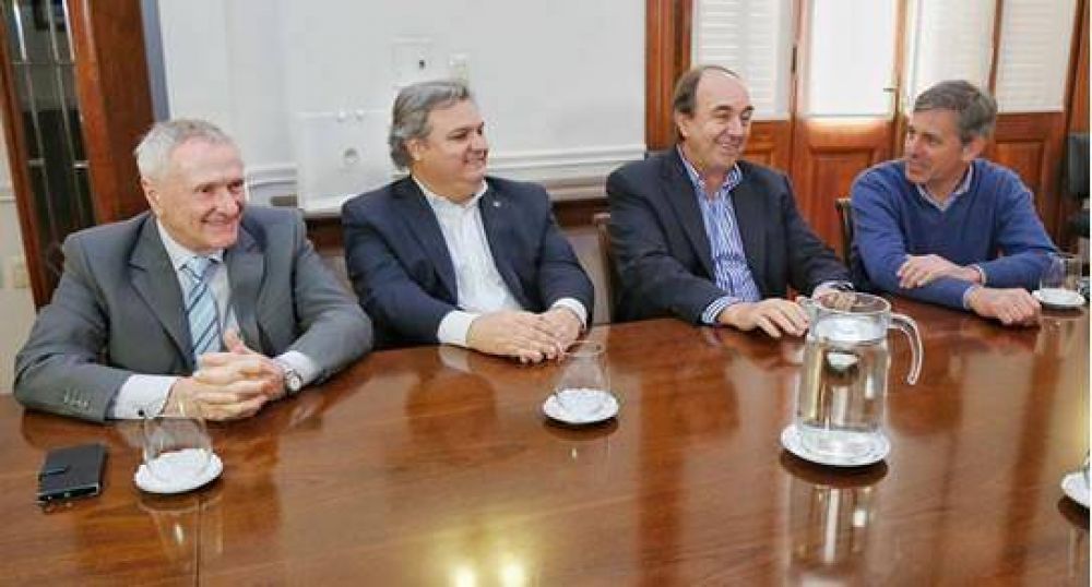 Far�as recibi� a 
