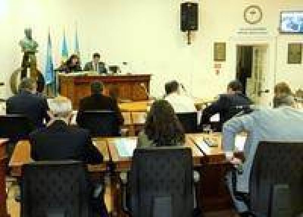 Vecinos irrumpieron en el HCD denunciando la venta ilegal de terrenos que est�n en custodia municipal