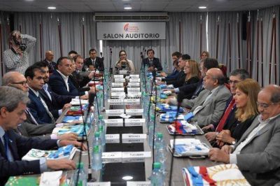 Bordet particip� de la inauguraci�n del auditorio de la Comisi�n Federal de Impuestos