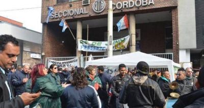 Siguen sin definici�n los 183 choferes cordobeses despedidos