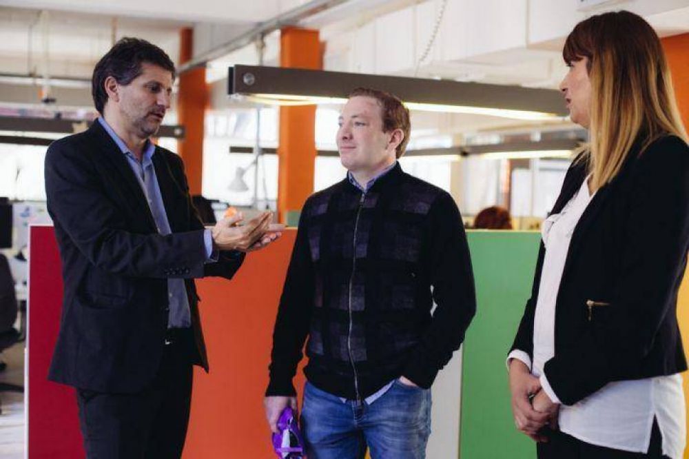 �En las industrias TICs, est� el futuro de los j�venes�