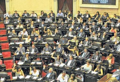 Blanqueo laboral y baja de impuestos al trabajo, en la agenda del Congreso