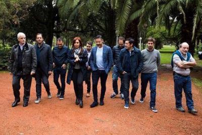Cristina, con intendentes de la Primera y la Tercera Secci�n electoral