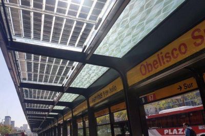 Anticip�ndose al verano: instalaron paneles solares en la 9 de julio para generar energ�a