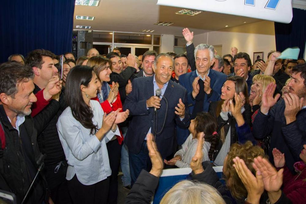 Por primera vez desde la derrota en las PASO, se re�ne el peronismo provincial
