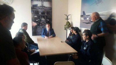 Cabrera visit� el Aeropuerto del Valle del Conlara y la escuela de pilotos
