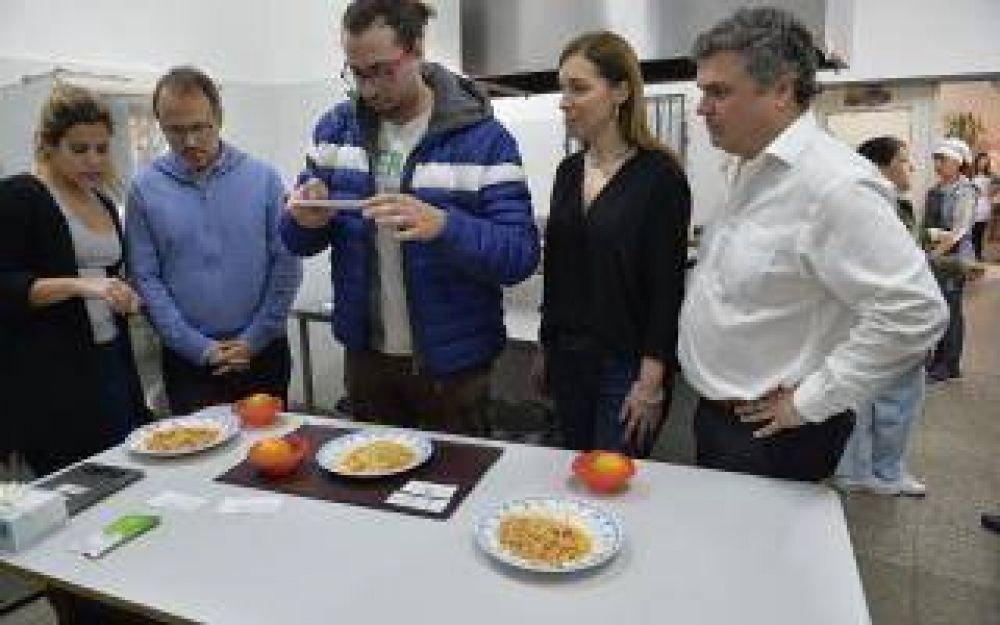 Vidal supervis� control de valor nutricional de alimentos en comedor escolar de Tres de Febrero