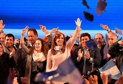 Cristina posterg� su relanzamiento para usar el escrutinio en la campa�a