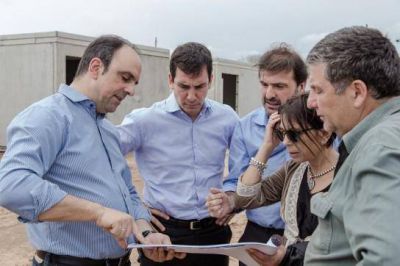 Construyen casas para inundados en barrio Jesuita