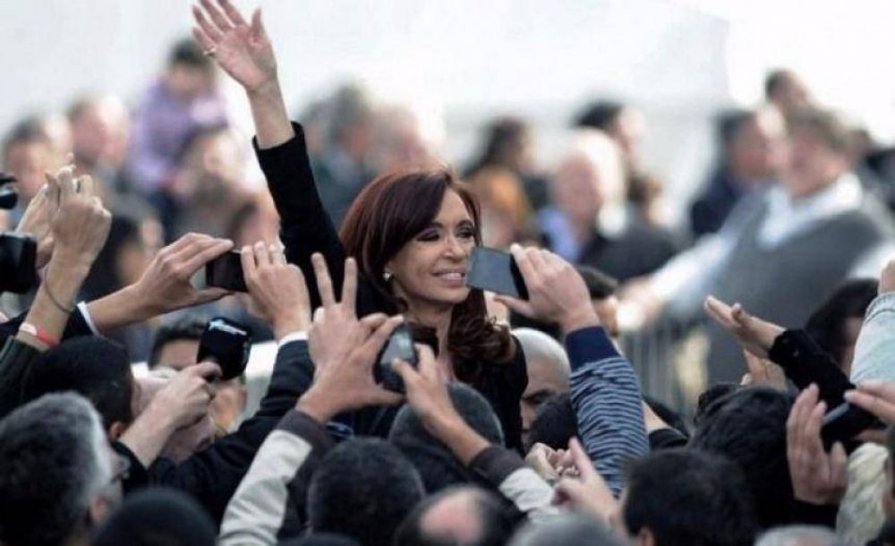 CFK cambia el acto de Atenas y lo pone al mismo tiempo en el que se conocer� el resultado definitivo