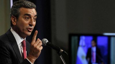 Randazzo en Twitter apunt� contra Vidal y la compar� con Scioli