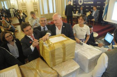 Naci�n y Provincia, en una inc�moda �tregua�