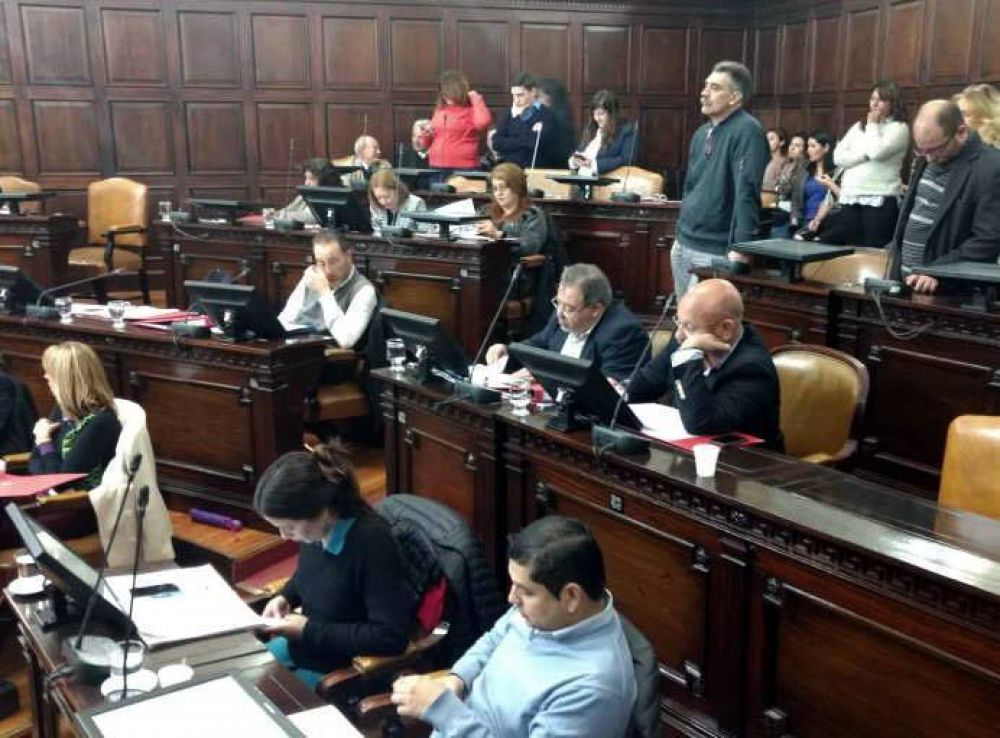 Senadores radicales d�scolos amagan ruptura