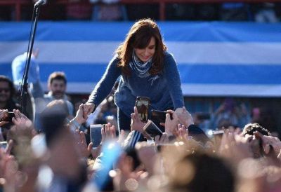Autocr�tica y maternal: los cambios de Cristina para la campa�a