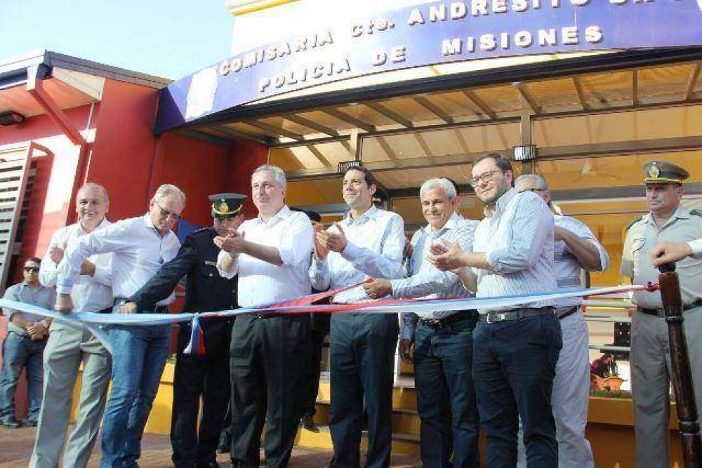 Passalacqua inaugur� el nuevo edificio para la comisar�a de Andresito